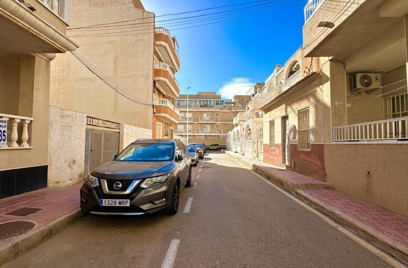 Odsprzedaż - Mieszkanie w bloku - Torrevieja - La Mata Pueblo