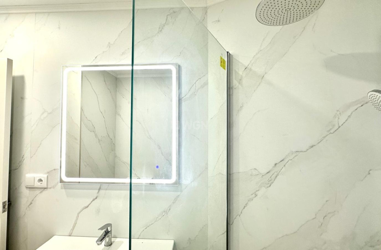 Odsprzedaż - Mieszkanie w bloku - Torrevieja - La Mata Pueblo