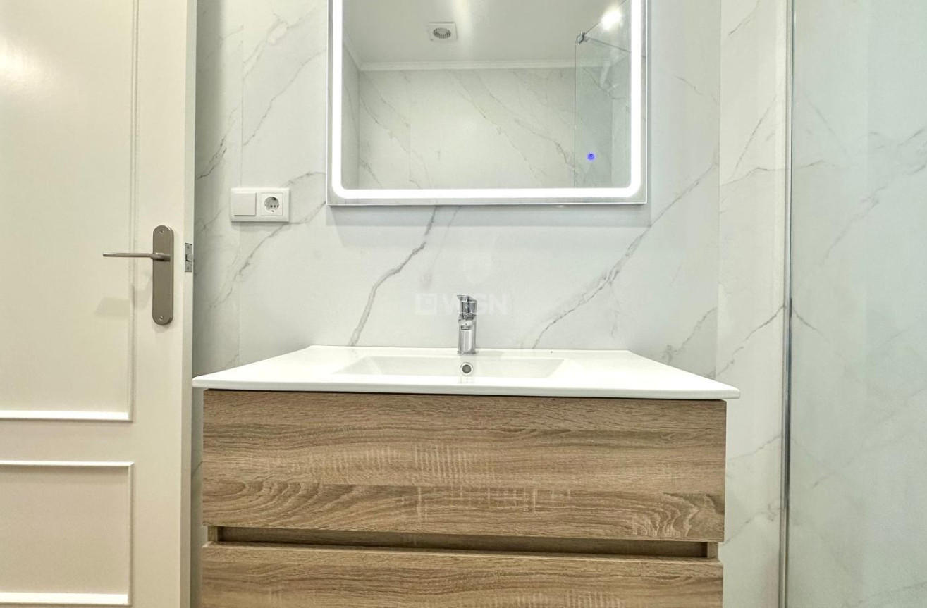 Odsprzedaż - Mieszkanie w bloku - Torrevieja - La Mata Pueblo