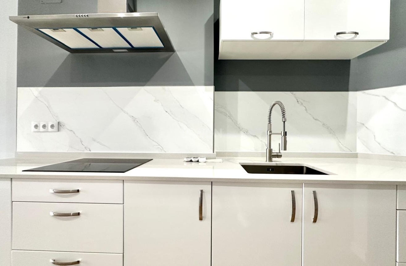 Odsprzedaż - Mieszkanie w bloku - Torrevieja - La Mata Pueblo