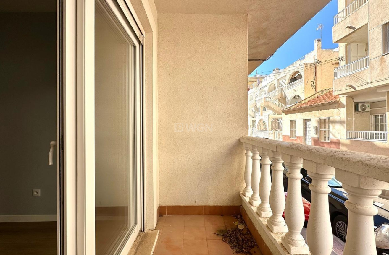 Odsprzedaż - Mieszkanie w bloku - Torrevieja - La Mata Pueblo