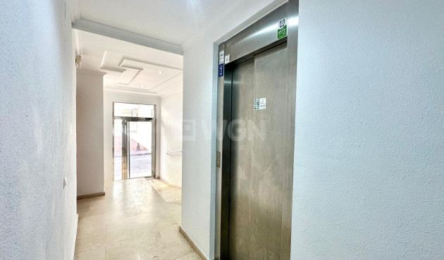 Odsprzedaż - Mieszkanie w bloku - Torrevieja - La Mata Pueblo