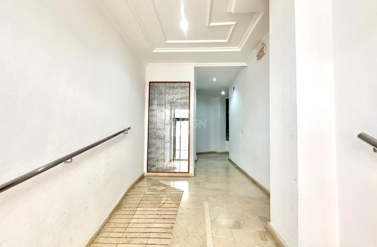 Odsprzedaż - Mieszkanie w bloku - Torrevieja - La Mata Pueblo