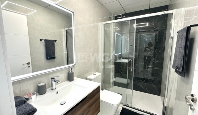 Wiederverkauf - Wohnung - Torrevieja - Playa del Cura