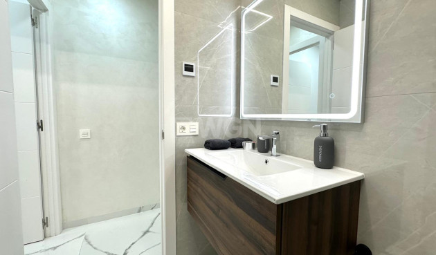 Wiederverkauf - Wohnung - Torrevieja - Playa del Cura