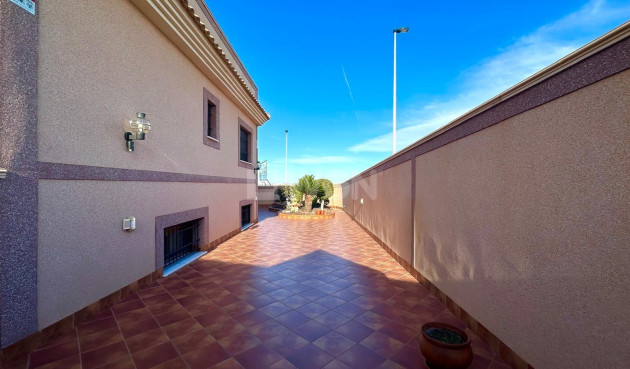 Odsprzedaż - Kamienica - Torrevieja - La Siesta