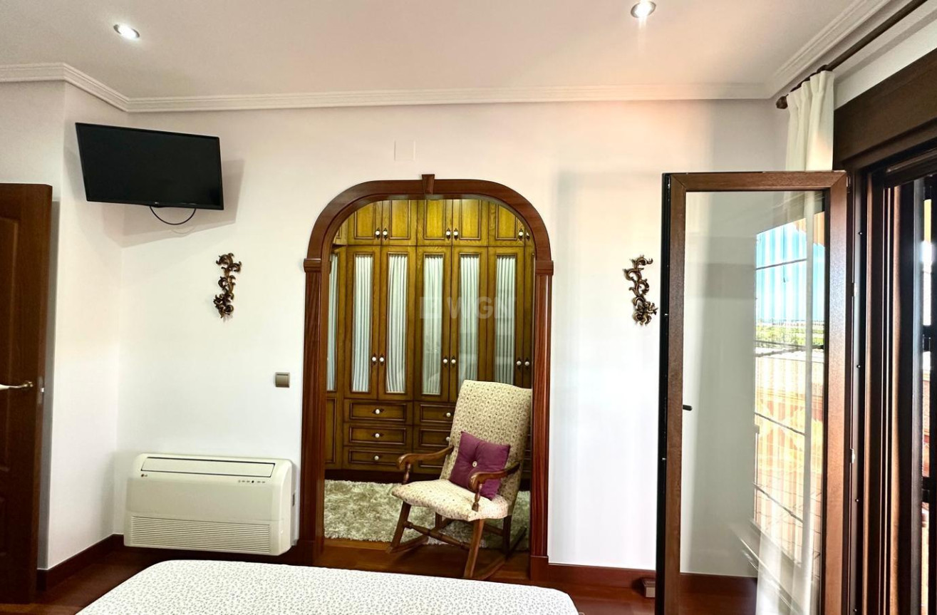 Odsprzedaż - Kamienica - Torrevieja - La Siesta