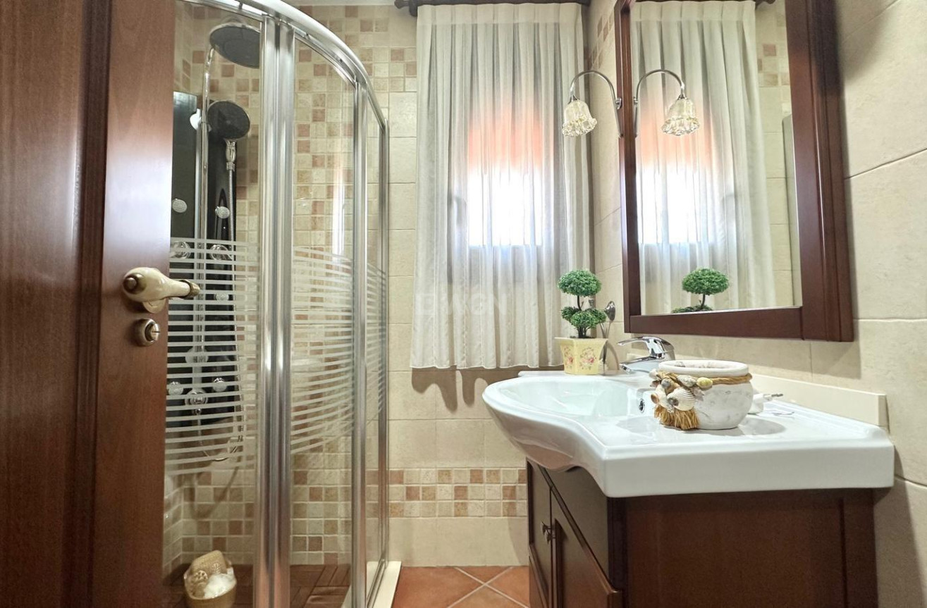 Odsprzedaż - Kamienica - Torrevieja - La Siesta