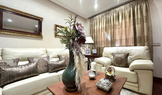 Odsprzedaż - Kamienica - Torrevieja - La Siesta