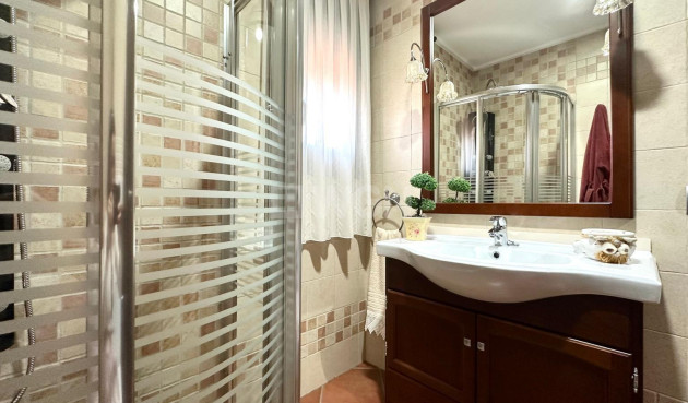 Odsprzedaż - Kamienica - Torrevieja - La Siesta