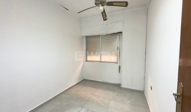 Wiederverkauf - Wohnung - Torrevieja - Centro