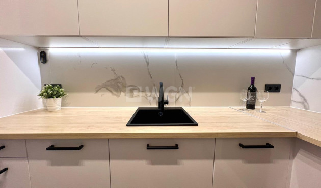 Odsprzedaż - Kamienica - Orihuela - Urbanización Perla Del Mar