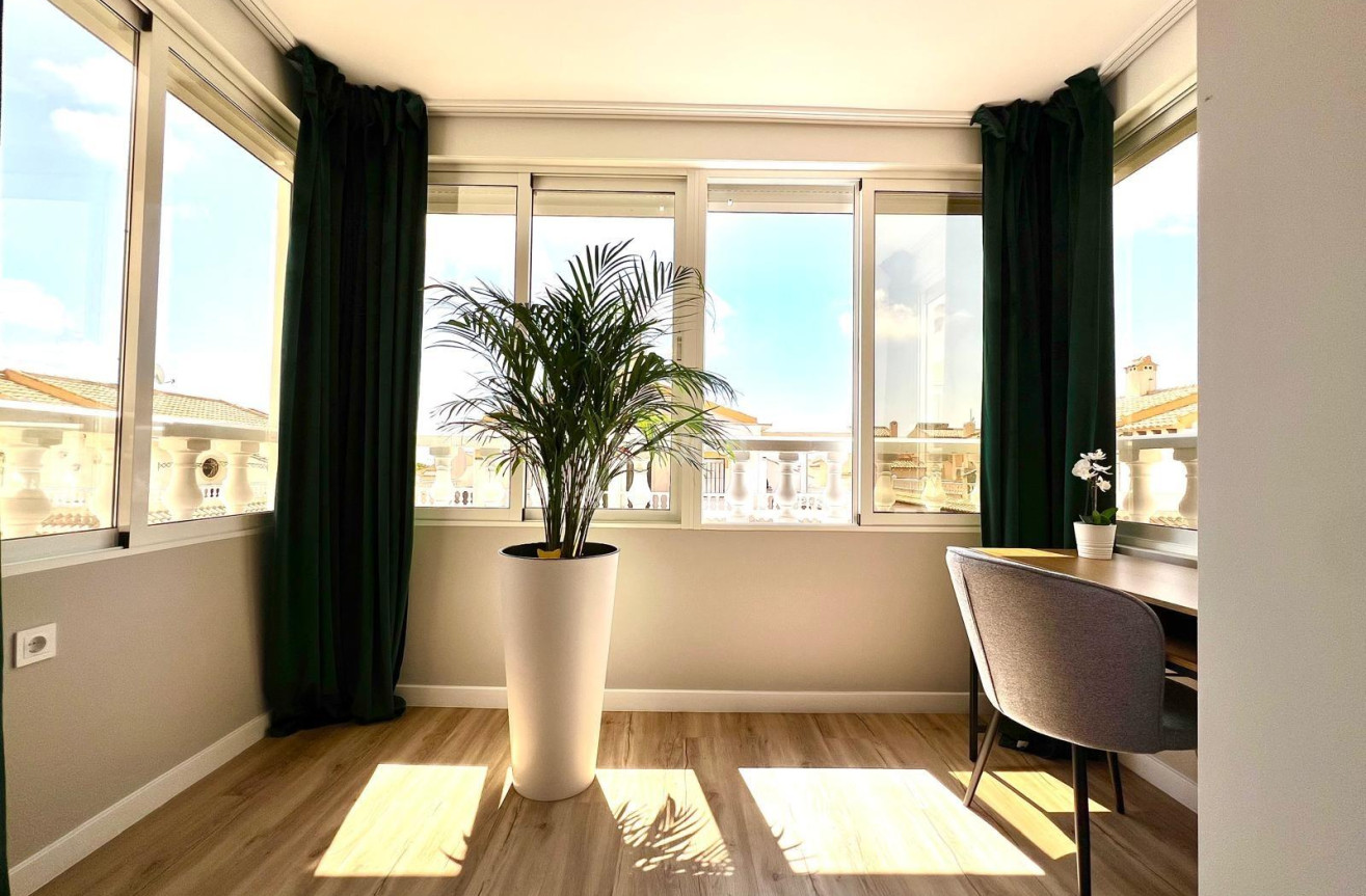 Odsprzedaż - Kamienica - Orihuela - Urbanización Perla Del Mar