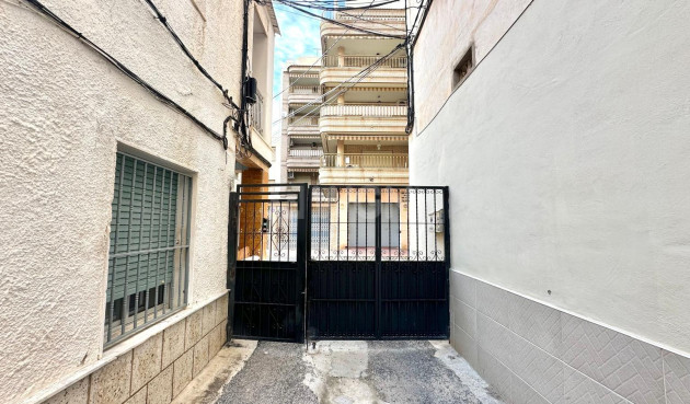 Odsprzedaż - Kamienica - Torrevieja - Playa del Cura