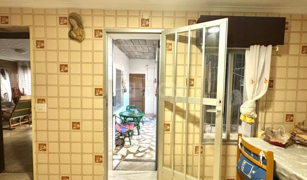 Odsprzedaż - Kamienica - Torrevieja - Playa del Cura