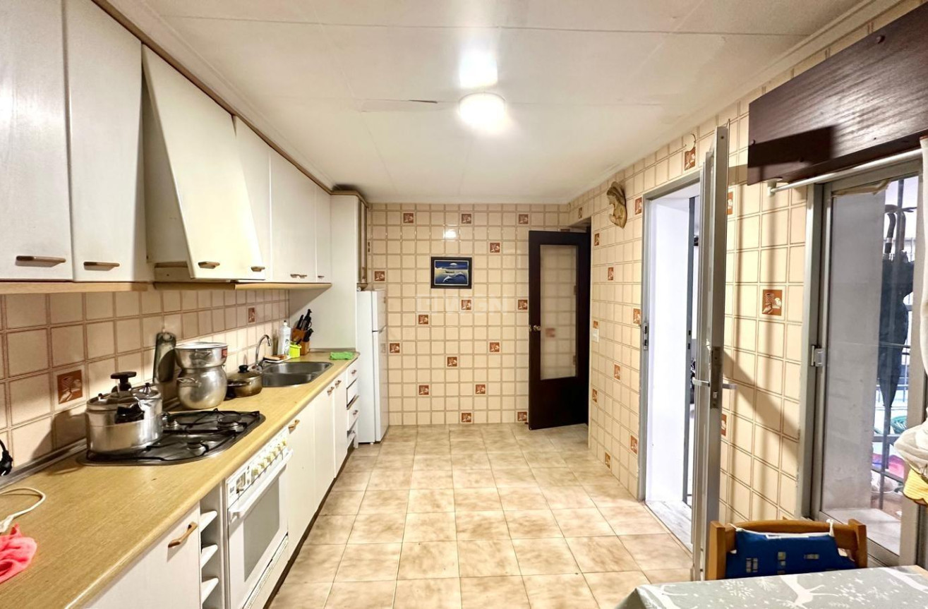 Odsprzedaż - Kamienica - Torrevieja - Playa del Cura