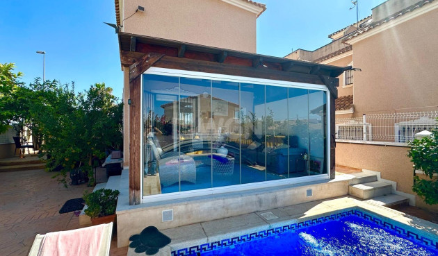 Odsprzedaż - Villa - Orihuela Costa - La Regia