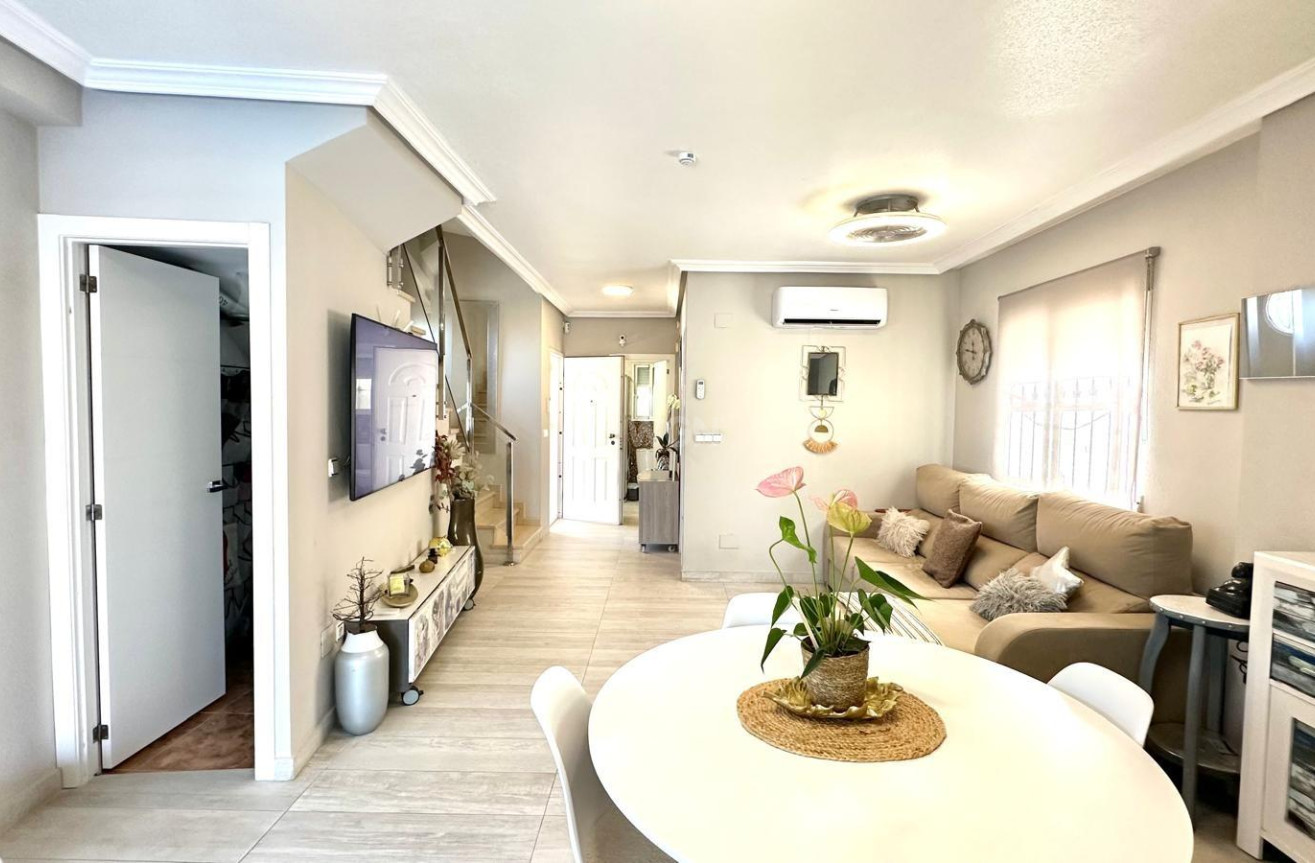 Odsprzedaż - Villa - Orihuela Costa - La Regia