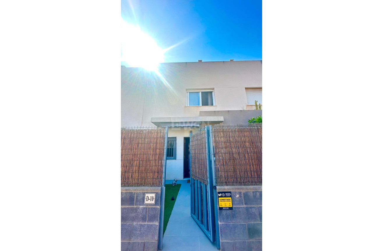 Odsprzedaż - Kamienica - Torrevieja - aguas nuevas