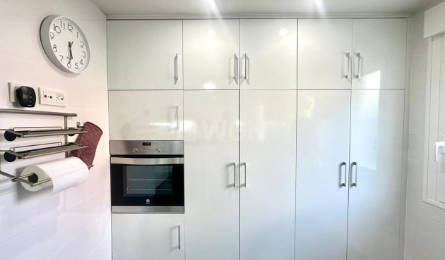 Odsprzedaż - Kamienica - Torrevieja - aguas nuevas