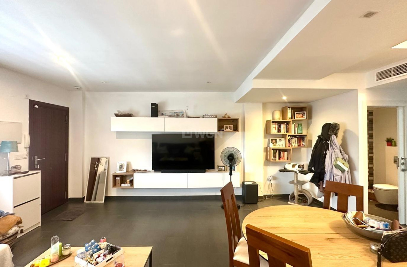 Odsprzedaż - Kamienica - Torrevieja - aguas nuevas