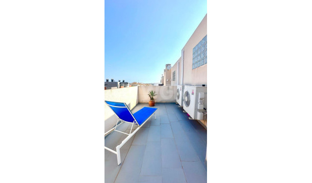 Odsprzedaż - Kamienica - Torrevieja - aguas nuevas