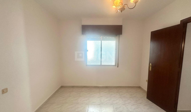 Resale - Apartment / flat - Torrevieja - Estacion De Autobuses