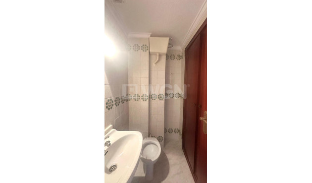 Resale - Apartment / flat - Torrevieja - Estacion De Autobuses