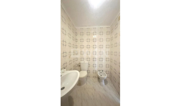 Resale - Apartment / flat - Torrevieja - Estacion De Autobuses