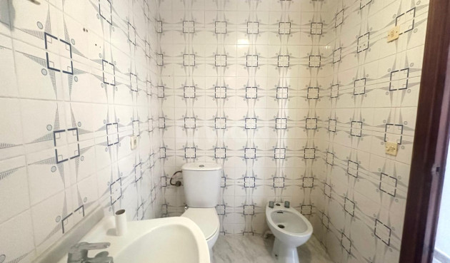 Resale - Apartment / flat - Torrevieja - Estacion De Autobuses