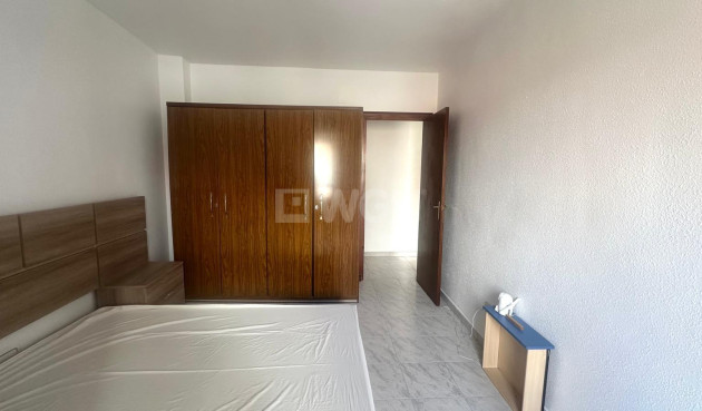 Resale - Apartment / flat - Torrevieja - Estacion De Autobuses