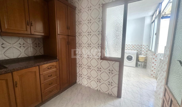 Resale - Apartment / flat - Torrevieja - Estacion De Autobuses
