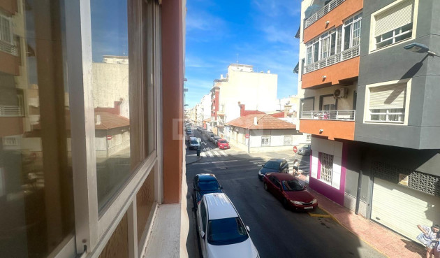 Resale - Apartment / flat - Torrevieja - Estacion De Autobuses
