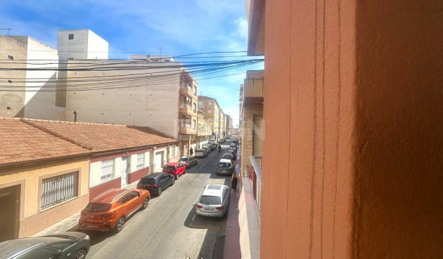 Resale - Apartment / flat - Torrevieja - Estacion De Autobuses