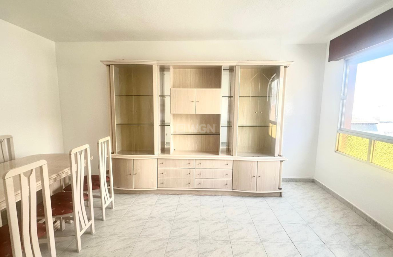 Resale - Apartment / flat - Torrevieja - Estacion De Autobuses