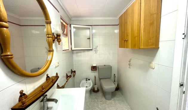 Reventa - Apartamento / piso - Torrevieja - Centro