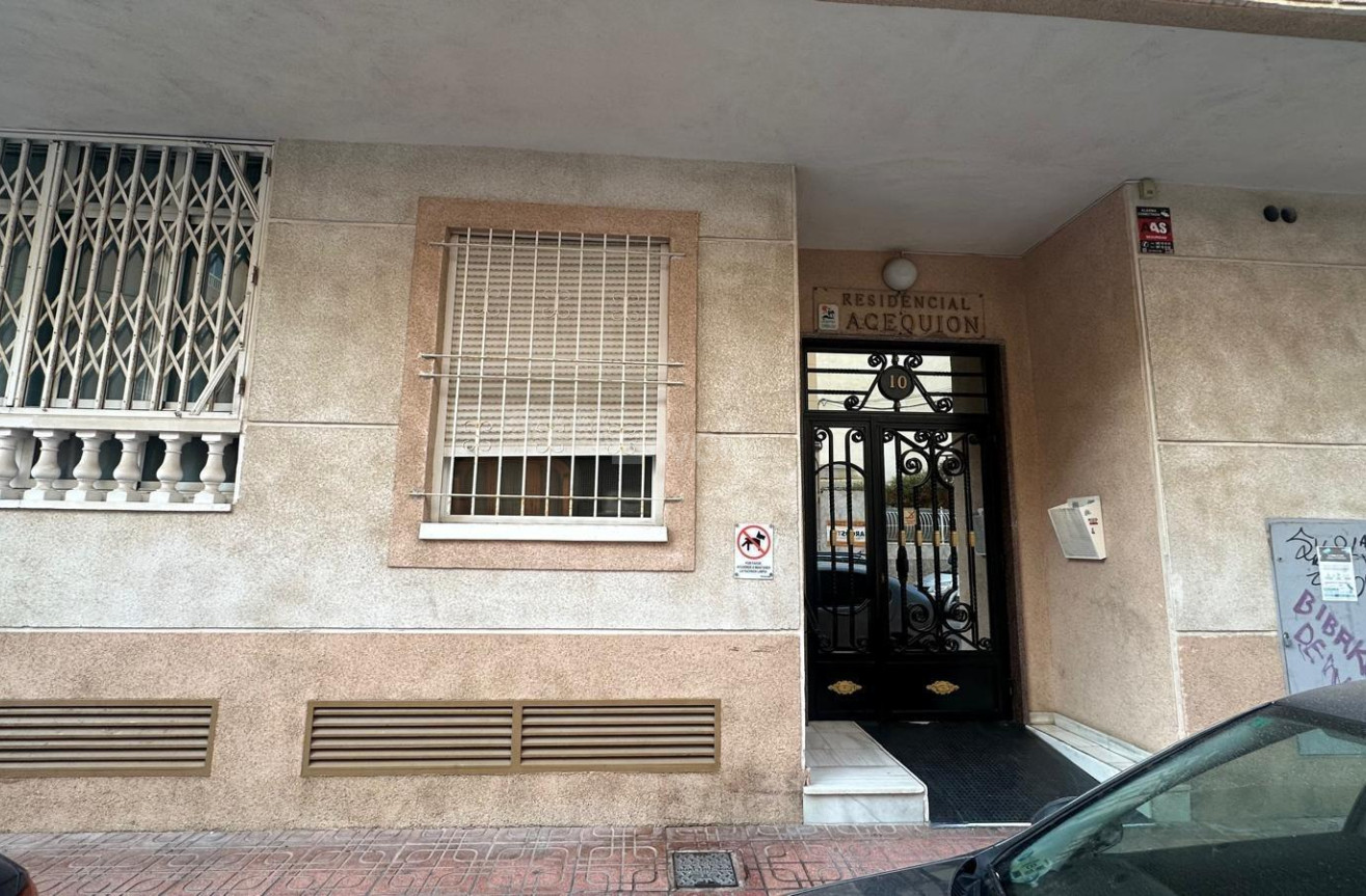 Odsprzedaż - Mieszkanie w bloku - Torrevieja - Acequion