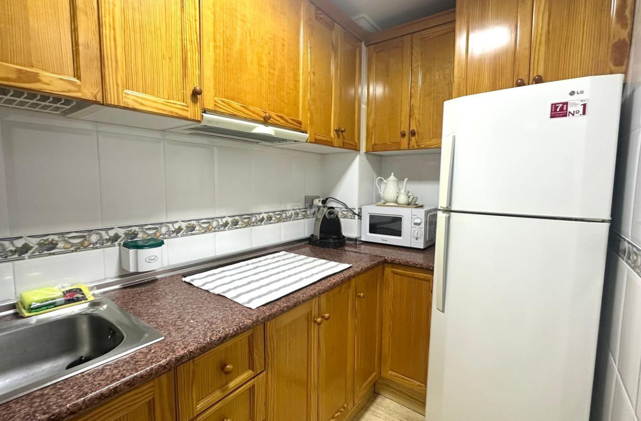 Odsprzedaż - Mieszkanie w bloku - Torrevieja - Acequion