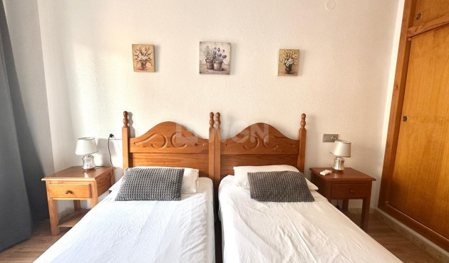 Odsprzedaż - Mieszkanie w bloku - Torrevieja - Acequion