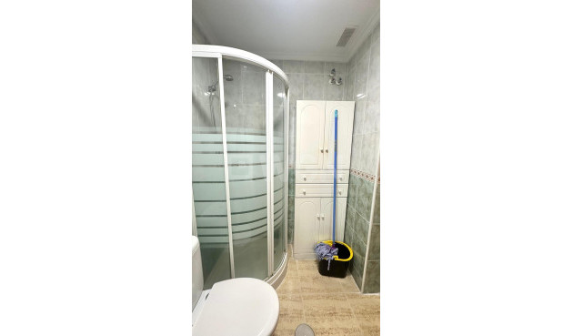 Odsprzedaż - Mieszkanie w bloku - Torrevieja - Acequion