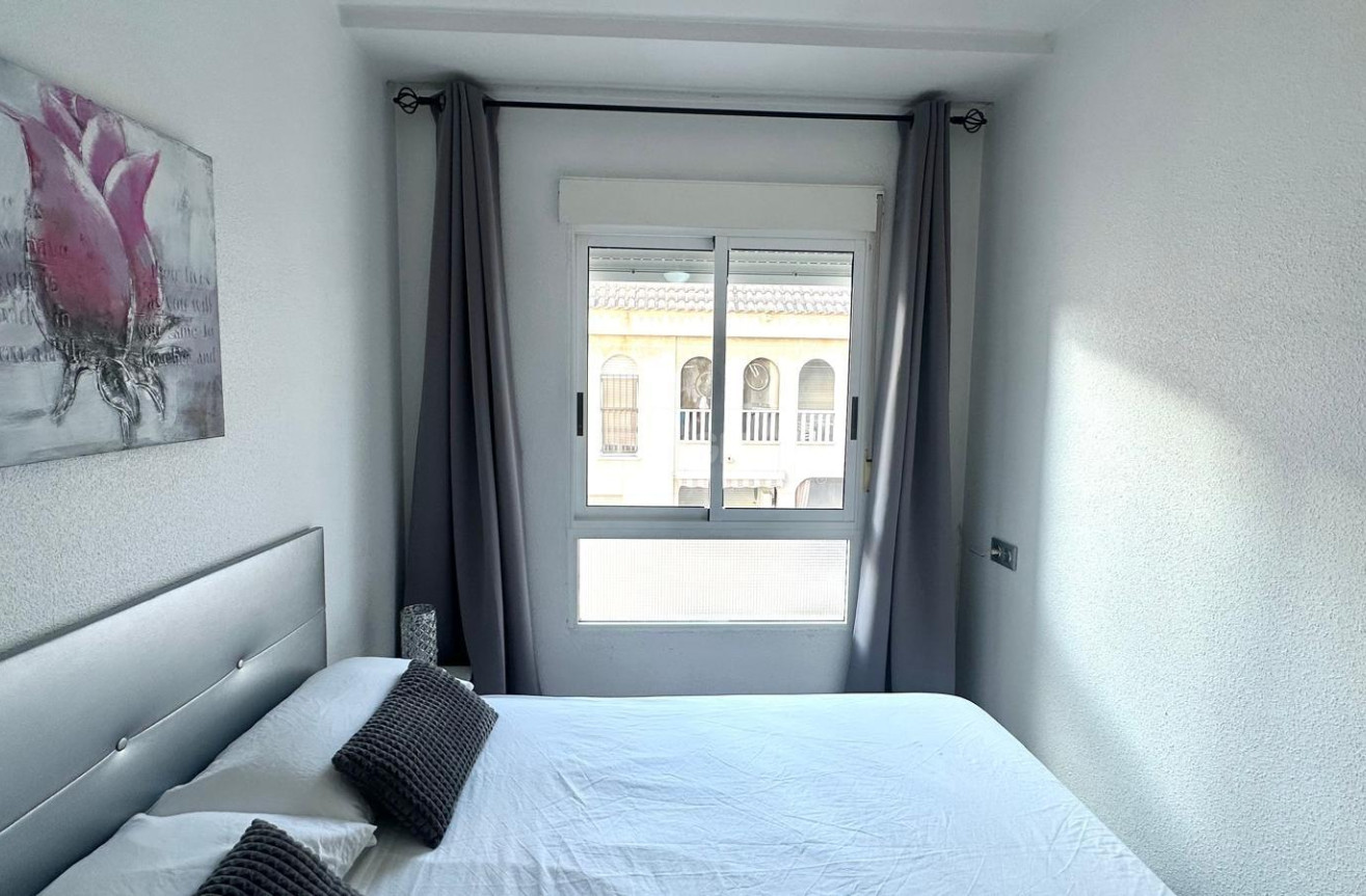 Odsprzedaż - Mieszkanie w bloku - Torrevieja - Acequion