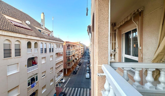 Odsprzedaż - Mieszkanie w bloku - Torrevieja - Acequion