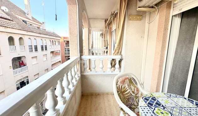 Odsprzedaż - Mieszkanie w bloku - Torrevieja - Acequion