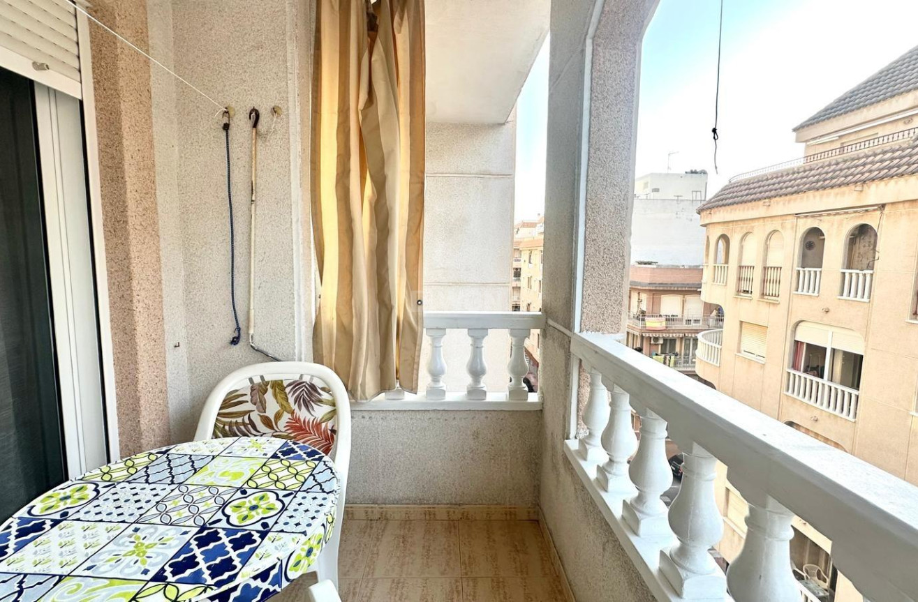 Odsprzedaż - Mieszkanie w bloku - Torrevieja - Acequion