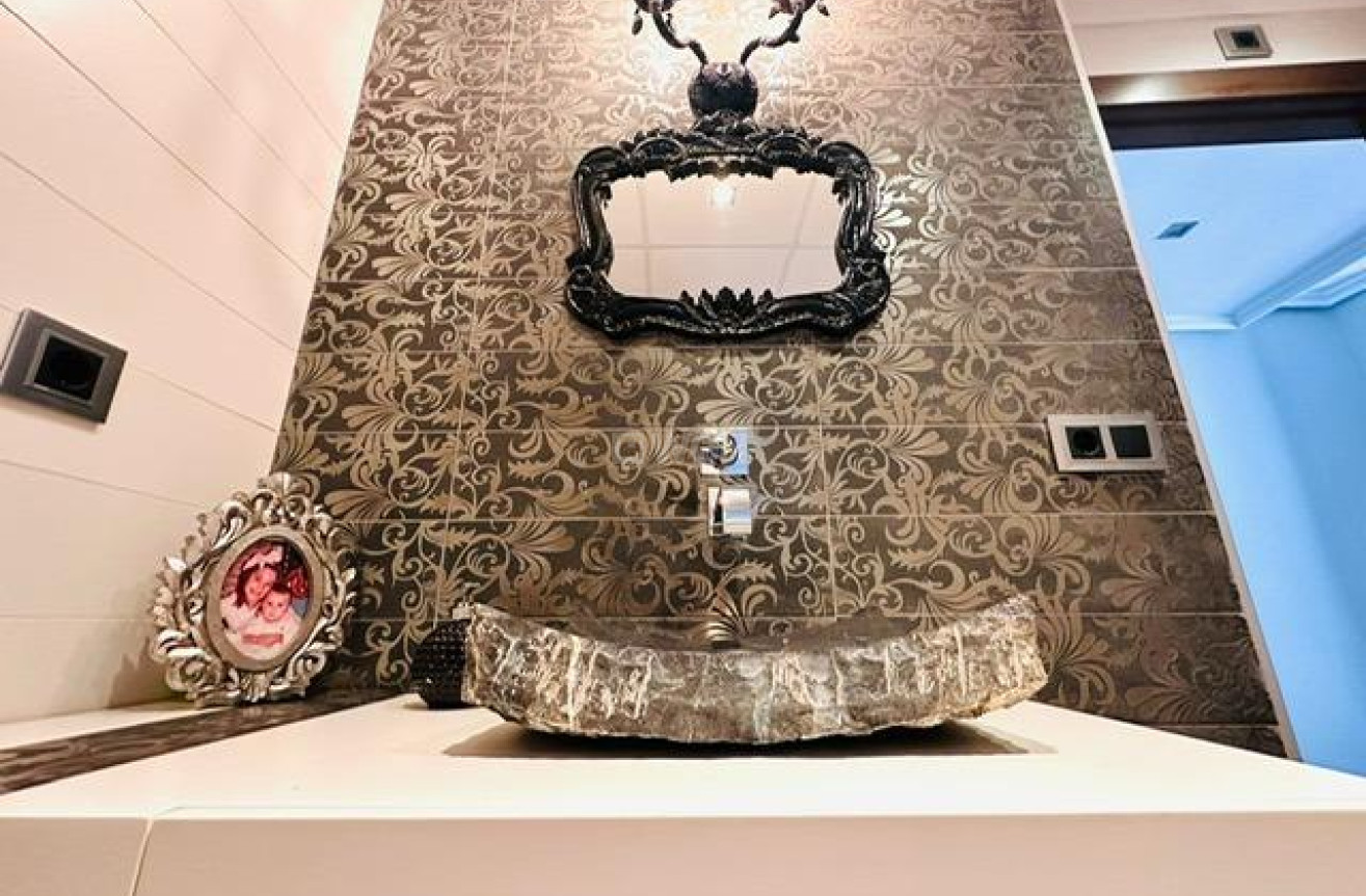 Odsprzedaż - Mieszkanie w bloku - Torrevieja - Estacion De Autobuses