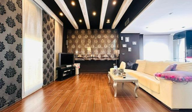 Odsprzedaż - Mieszkanie w bloku - Torrevieja - Estacion De Autobuses