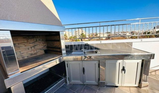 Odsprzedaż - Mieszkanie w bloku - Torrevieja - Estacion De Autobuses