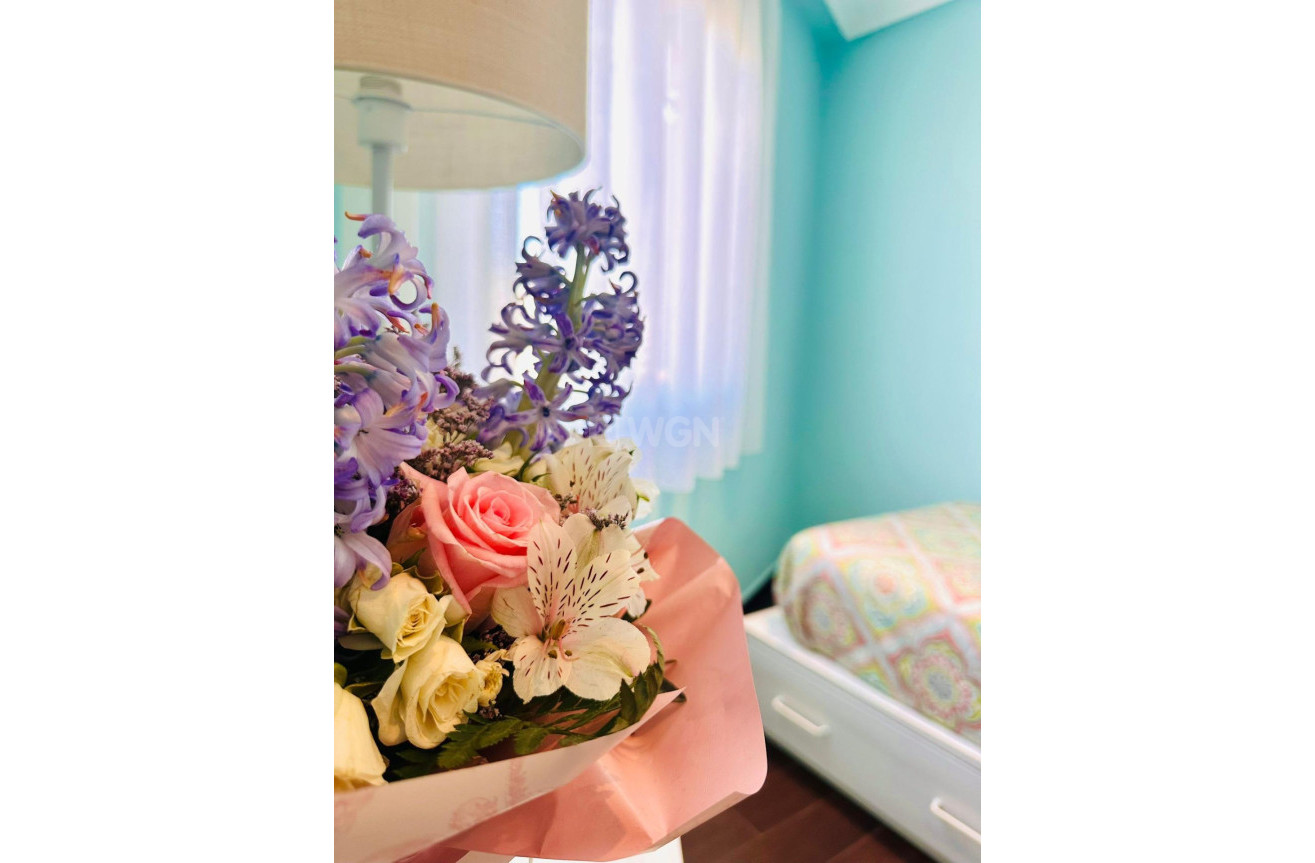 Odsprzedaż - Mieszkanie w bloku - Torrevieja - Estacion De Autobuses