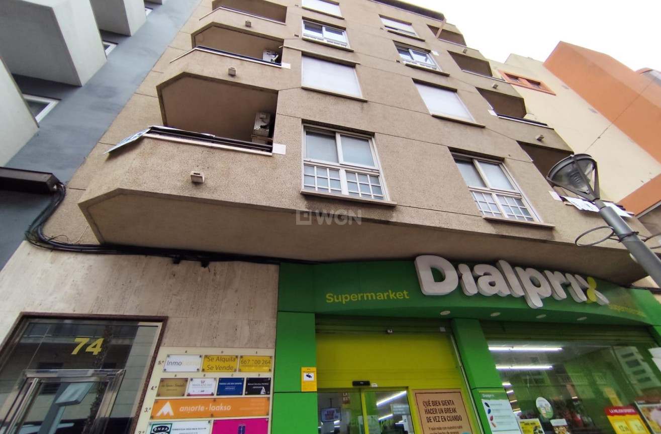 Resale - Apartment / flat - Torrevieja - Puerto