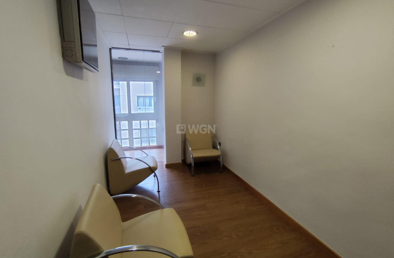 Resale - Apartment / flat - Torrevieja - Puerto